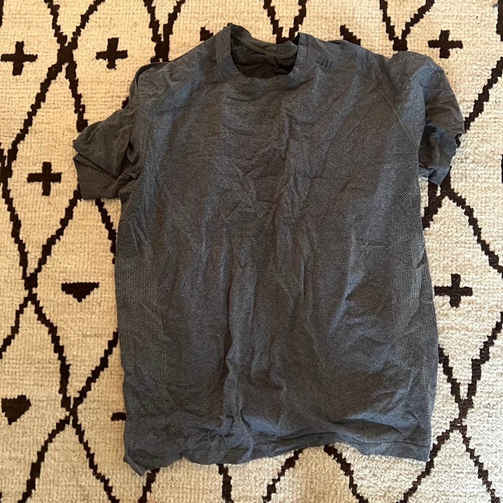 Lulu metal vent t shirt XL